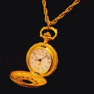 Vintage Antimagnetic Hong Kong Winding Watch Pendant Necklace WORKS
